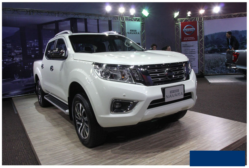 FOR NEW NISSAN NAVARA NP300 2014 L//K CHROME FRONT HEAD LAMP LIGHT COVER TRIM